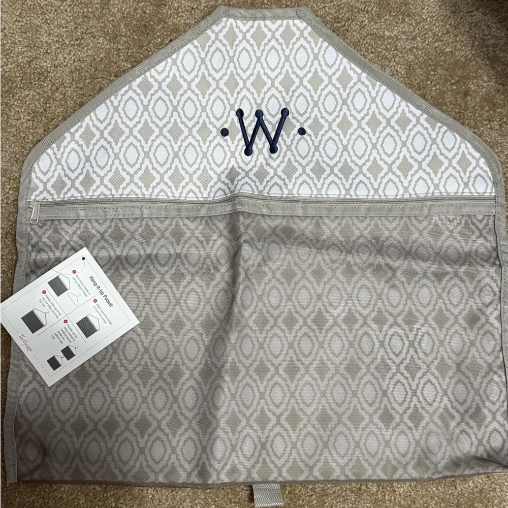NEW Thirty One Hang It Up Pocket Taupe Perfect Pendant With Navy W